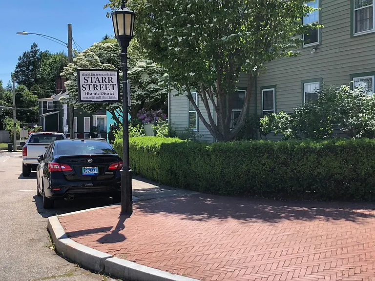 Surrounding neighborhood
