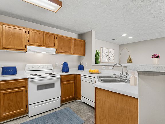 2nd image of 2945 Cruse Rd #5307