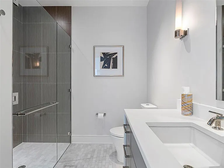 3376 Peachtree Rd #44B — Photo 32
