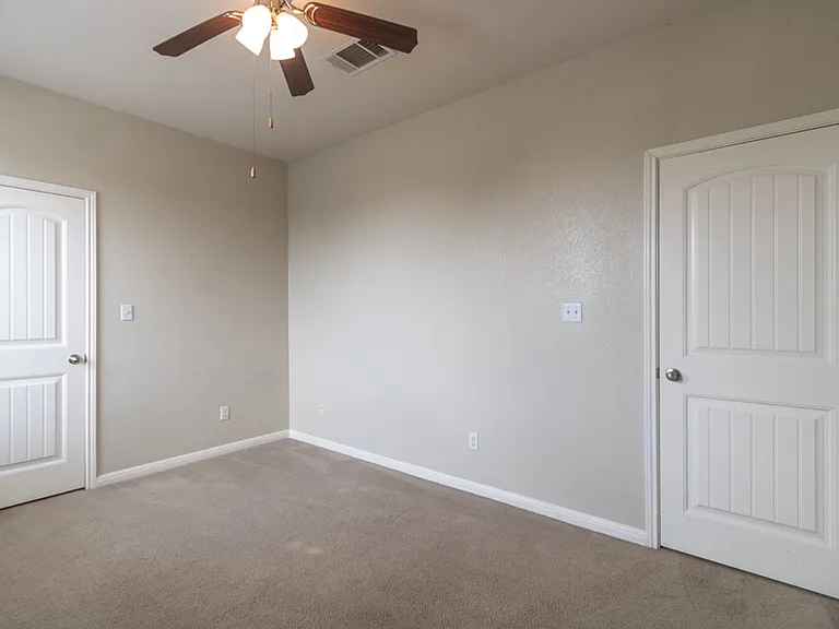 18601 Derby Hill Ln — Photo 34