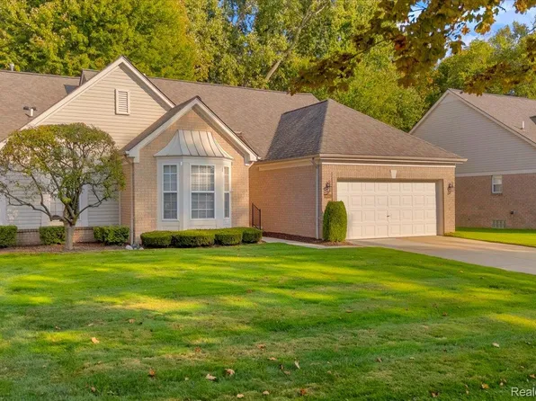 44182 Dylan Dr, Sterling Heights, MI 48314