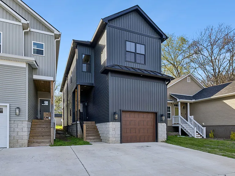 4015 Cumberland Ave — Photo 1