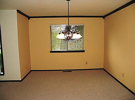 5th image of 3223 Warwick Dr