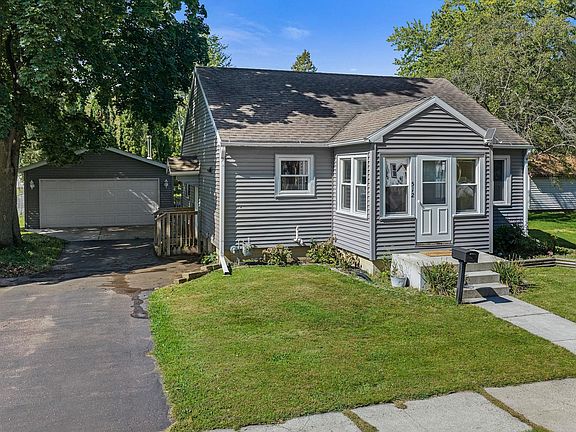 2nd image of 512 Ellinwood Ave