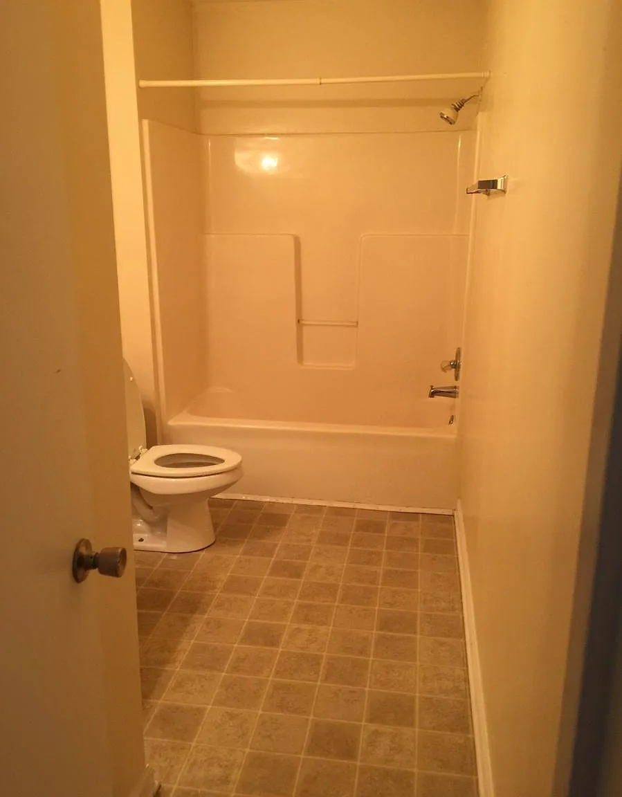 2 bed, 1000 sqft, $1,325 — Photo 4
