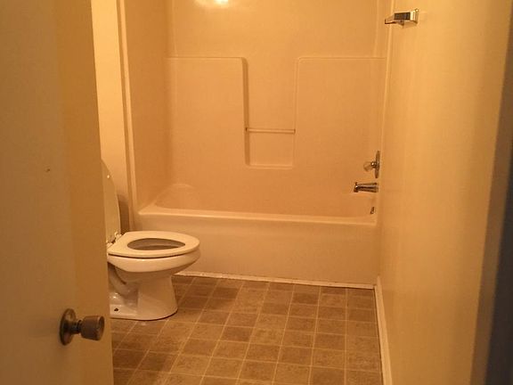 4th image of 511 Mansion St #511