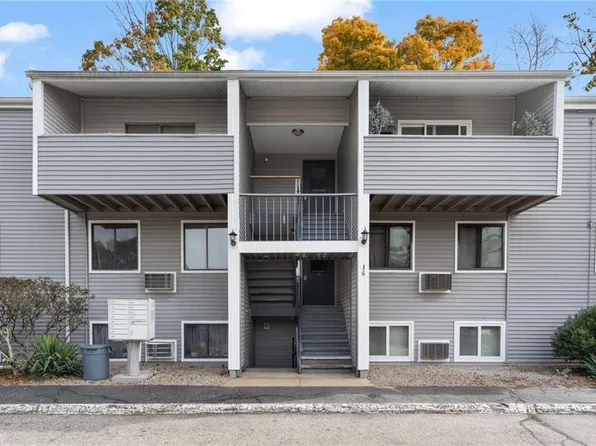 36 Cowesett Ave APT 5, West Warwick, RI 02893
