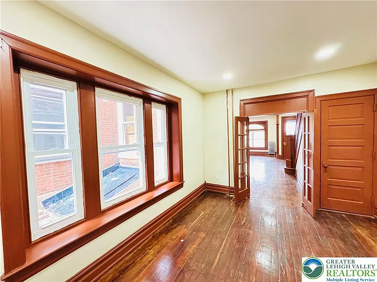 36 S Jefferson St — Photo 8