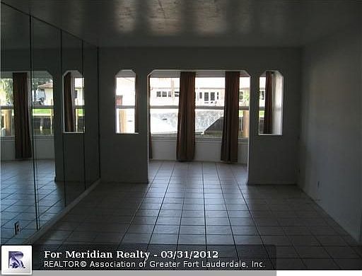 4th image of 3111 NE 51st St APT 104