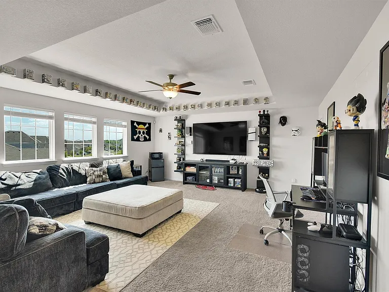 632 Friars Tuck Dr — Photo 12