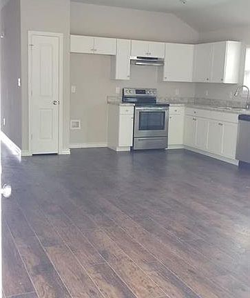 3rd image of 835 E Harvey Ave