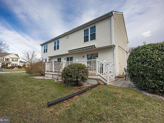 3rd image of 2 Crabapple Ct