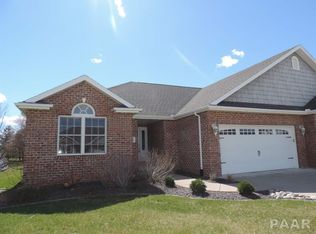 1502 Remington Rd, Pekin, IL 61554