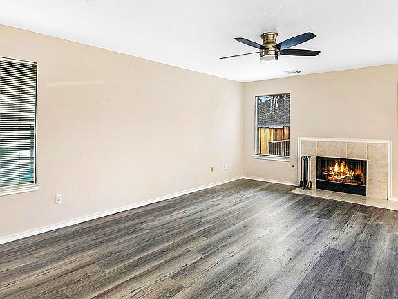 5th image of 230 S Walden Elms Cir