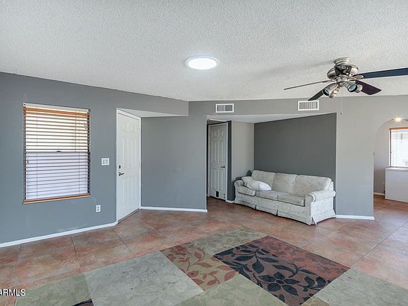 3rd image of 6614 W Poinsettia Dr