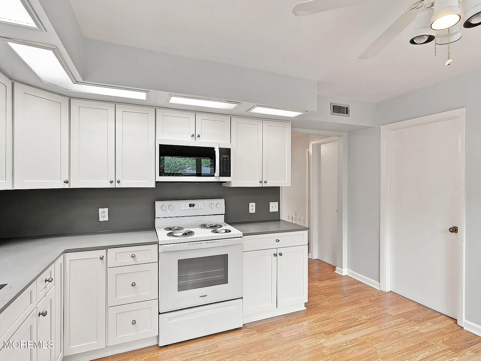 2 bed, 2.5 bath, 1200 sqft, $2,850 — Photo 4