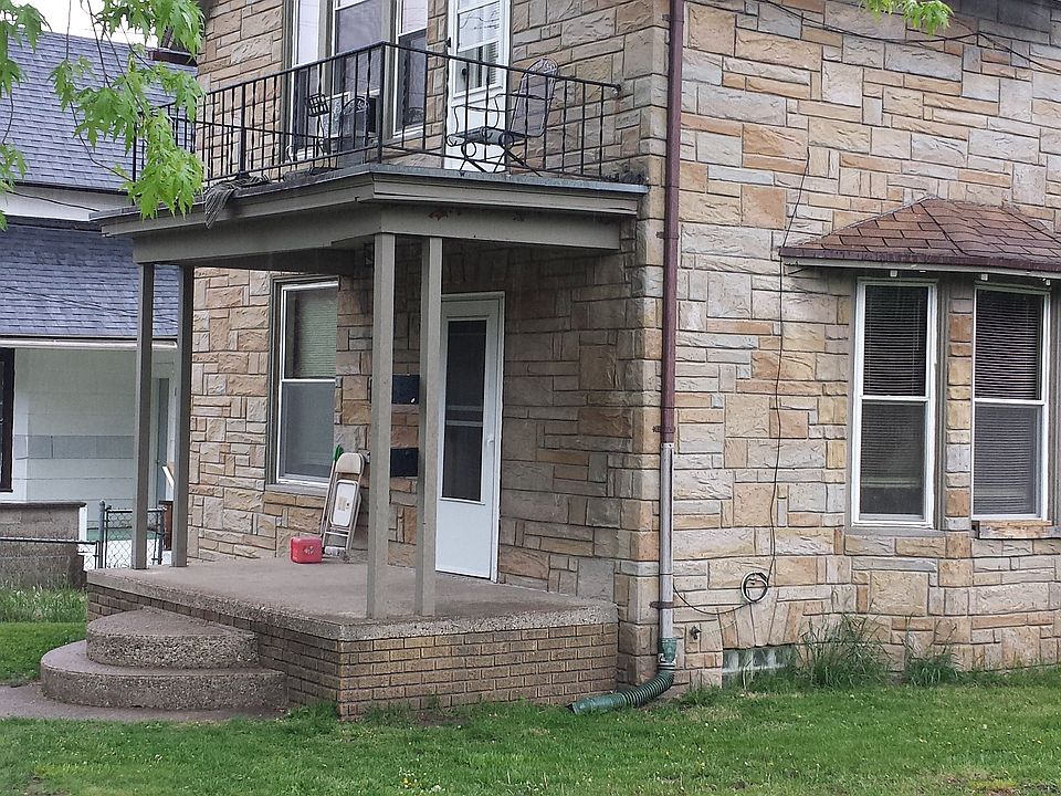 2nd image of 1001 11th St NW #2