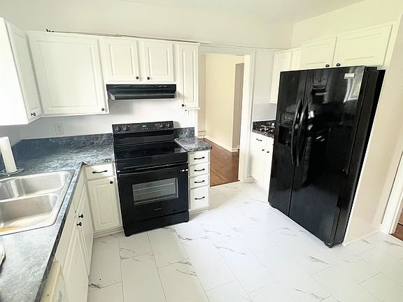 3rd image of 4908 Dodd St