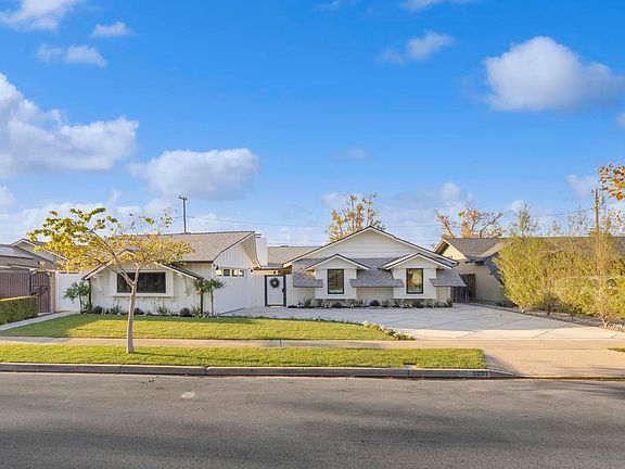 3rd image of 3221 Kempton Dr