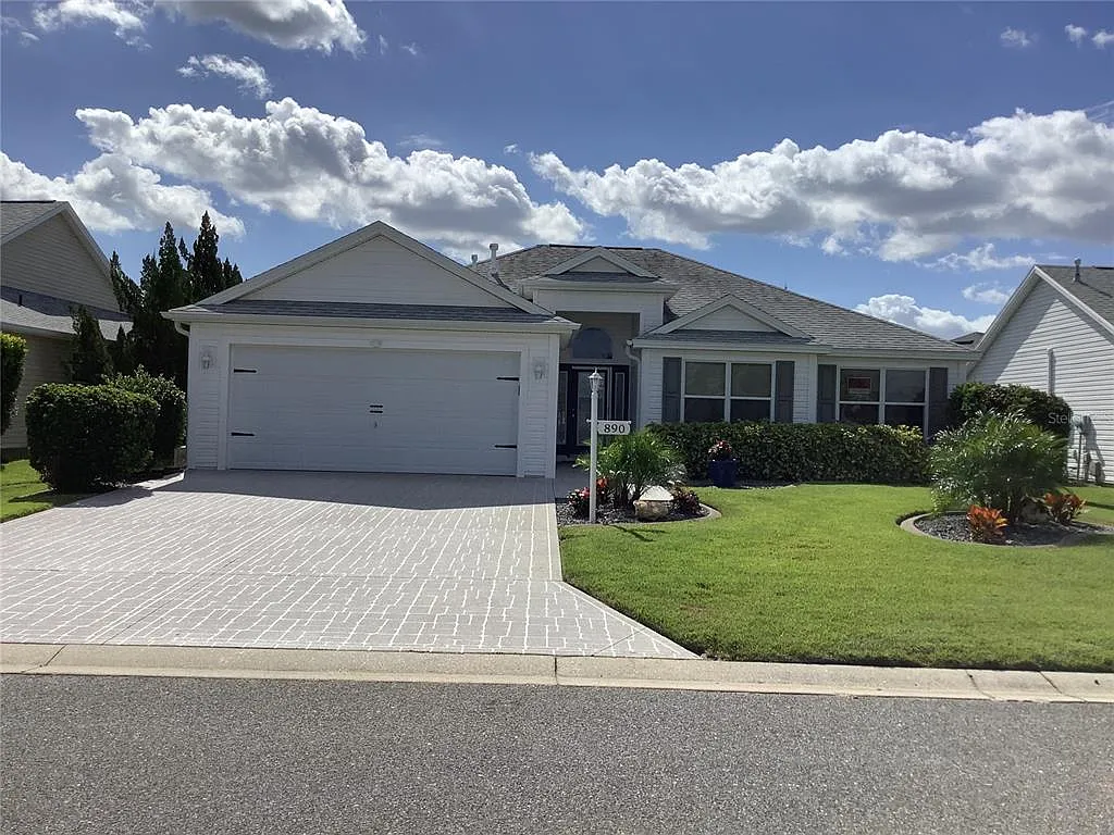 3 bed, 2.0 bath, 1907 sqft, $6,500 — Photo 1