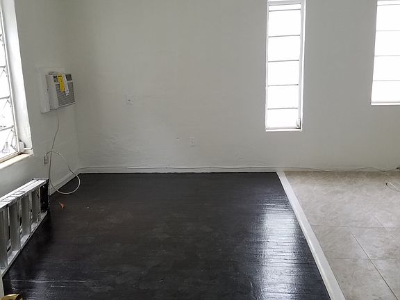 3rd image of 1350 Euclid Ave #11