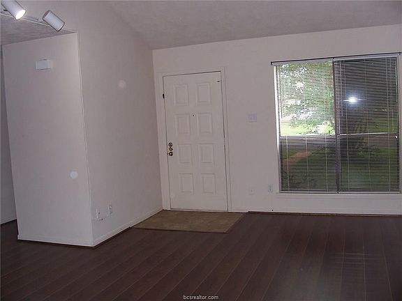 2nd image of 2513 Cypress Dr