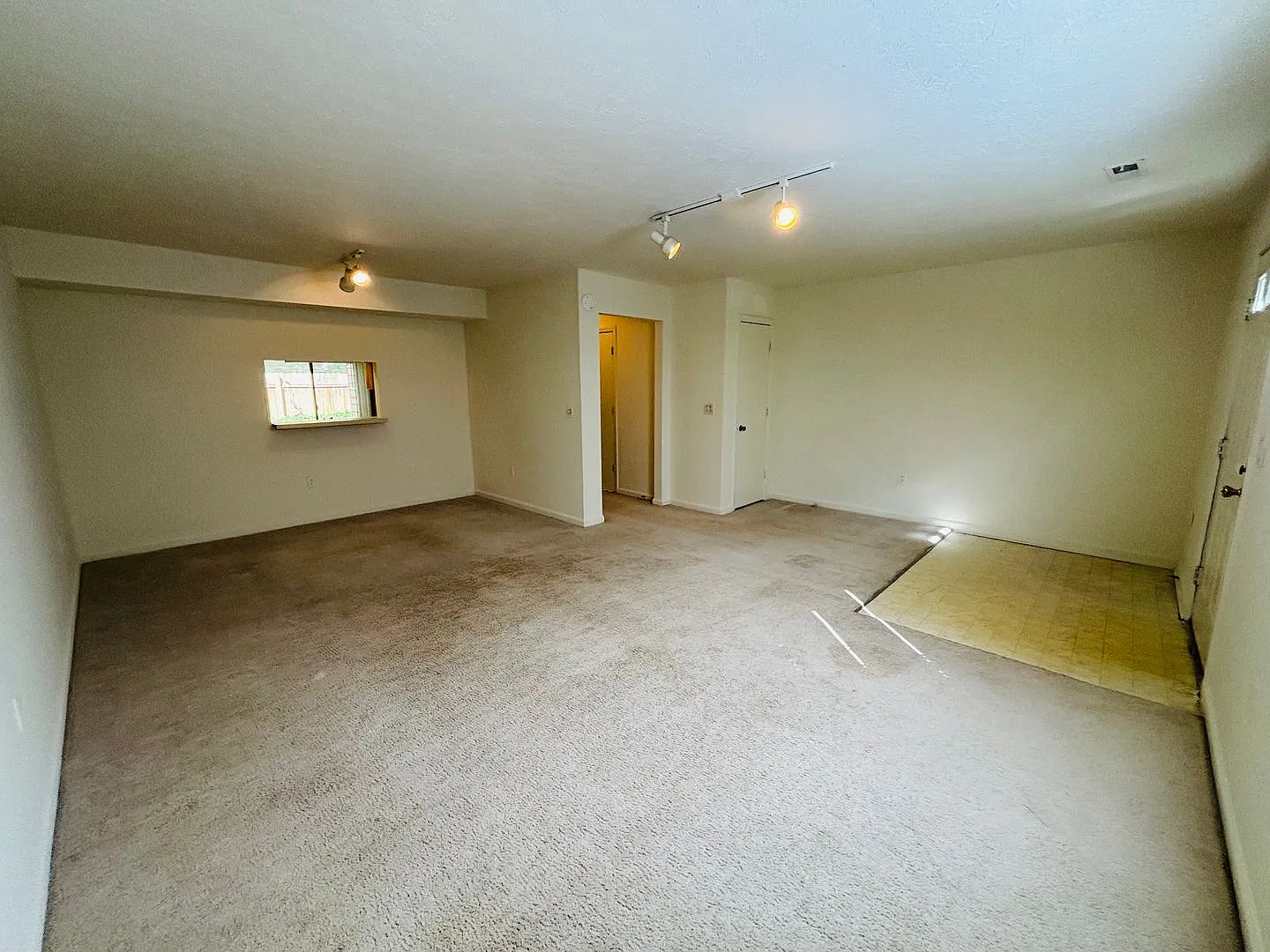 3 Bedroom 2.5 Bath Townhouse — Photo 4