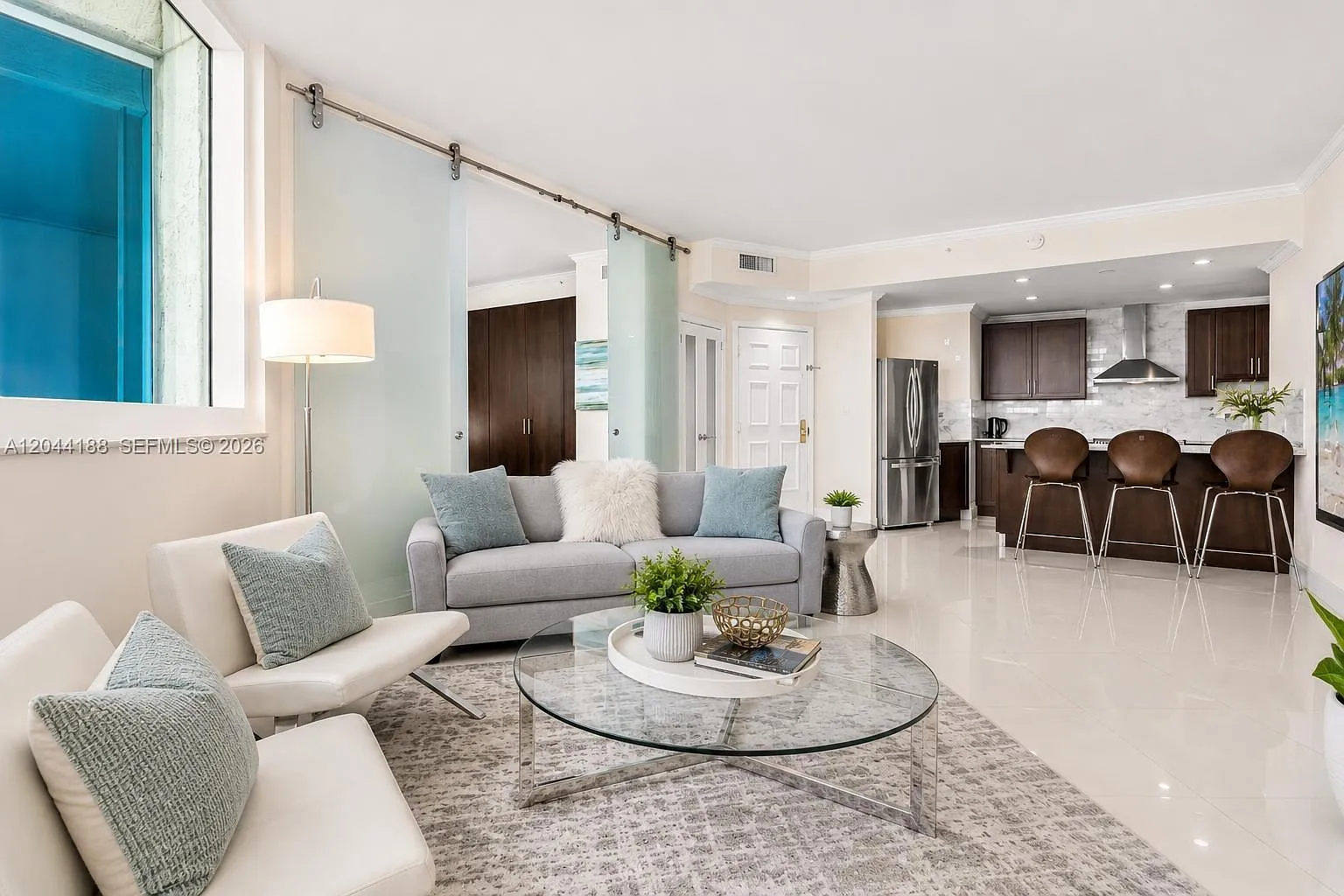Portofino Tower Condo — Photo 3