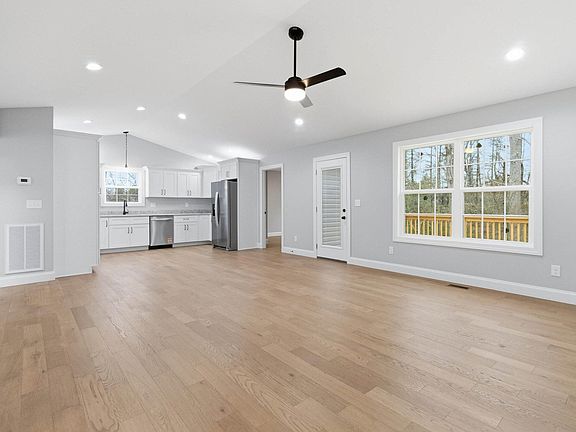 5th image of 3661 Old Whitley Rd