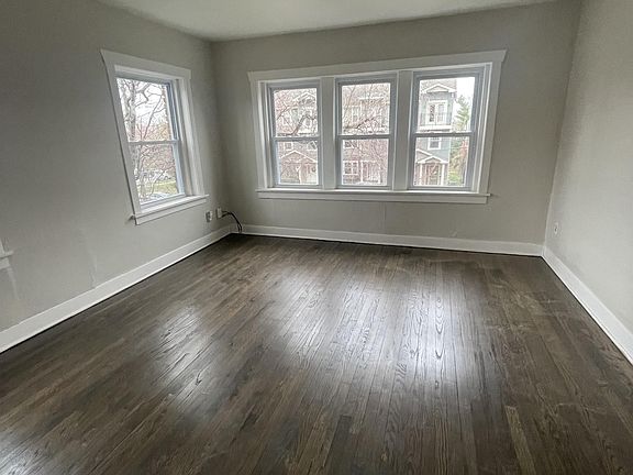 3rd image of 206 W 34th St #2E