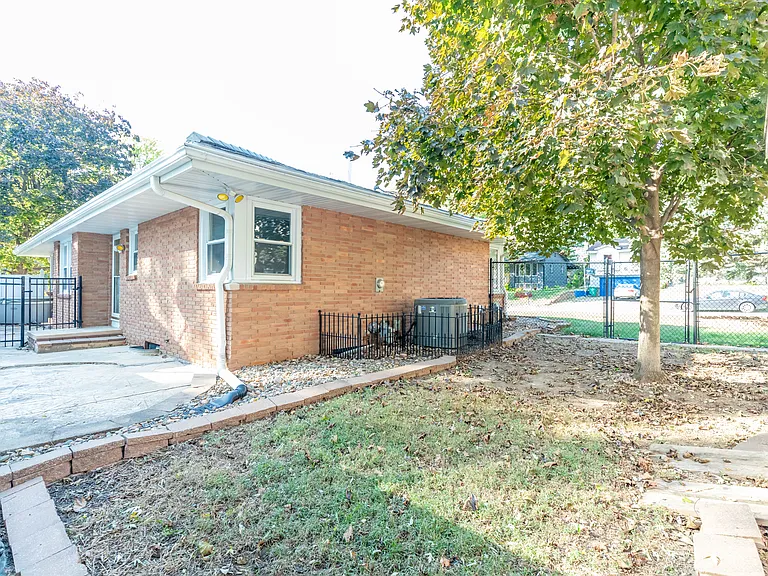 6522 Lincoln Ave — Photo 24