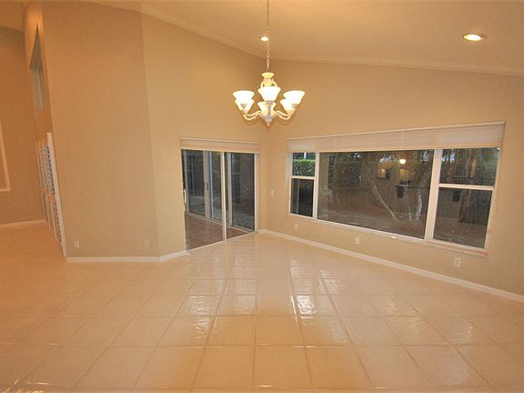 5th image of 6043 Golf Villas Dr