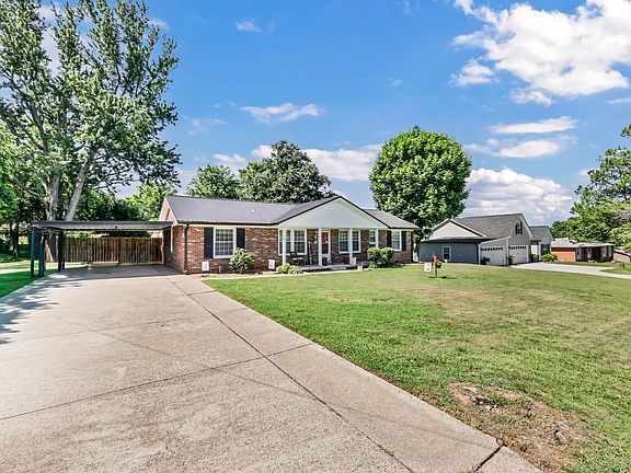 3rd image of 414 Peterson Ln