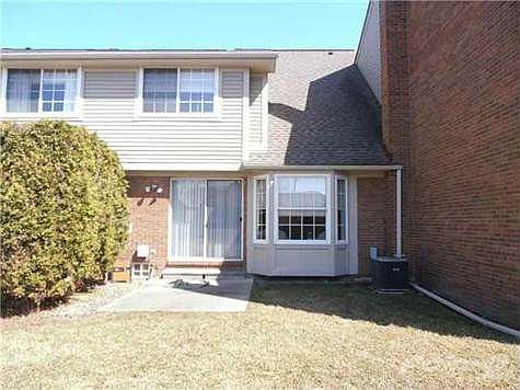 2nd image of 18774 Hilltop Cir