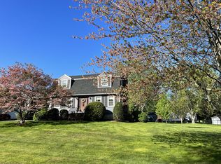 33 Coachman Ln, Methuen, MA 01844