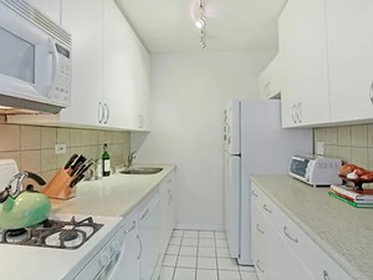 Sold by Corcoran | media 3