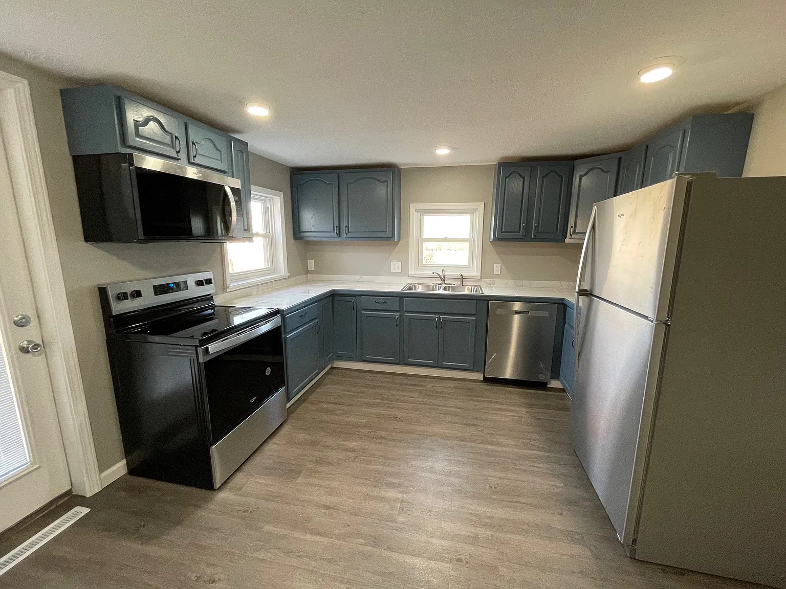 514 West 6th Street - 1 — Photo 4