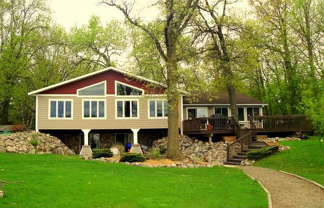 1st image of 760 Lakeshore Dr