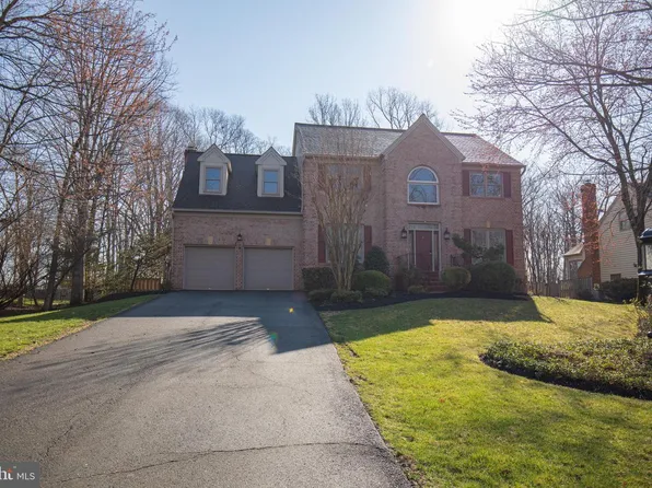 5925 Pocol Dr, Clifton, VA 20124