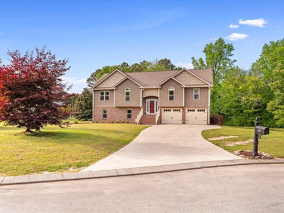 2nd image of 1065 Country Meadows Ln