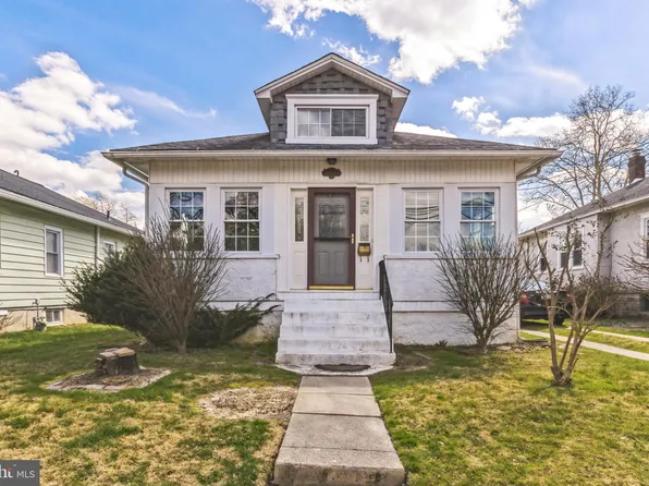 932 10th Ave, Prospect Park, PA 19076