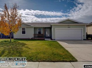 662 Eagle Cir, Evansville, WY 82636