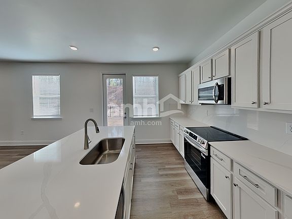 4th image of 1439 Aquamarine Dr