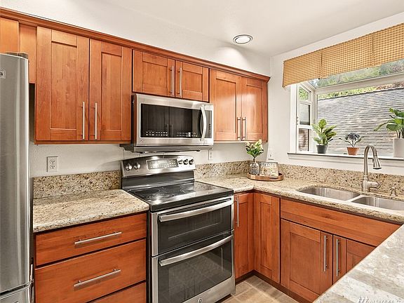 4th image of 11425 105th Ct NE #508