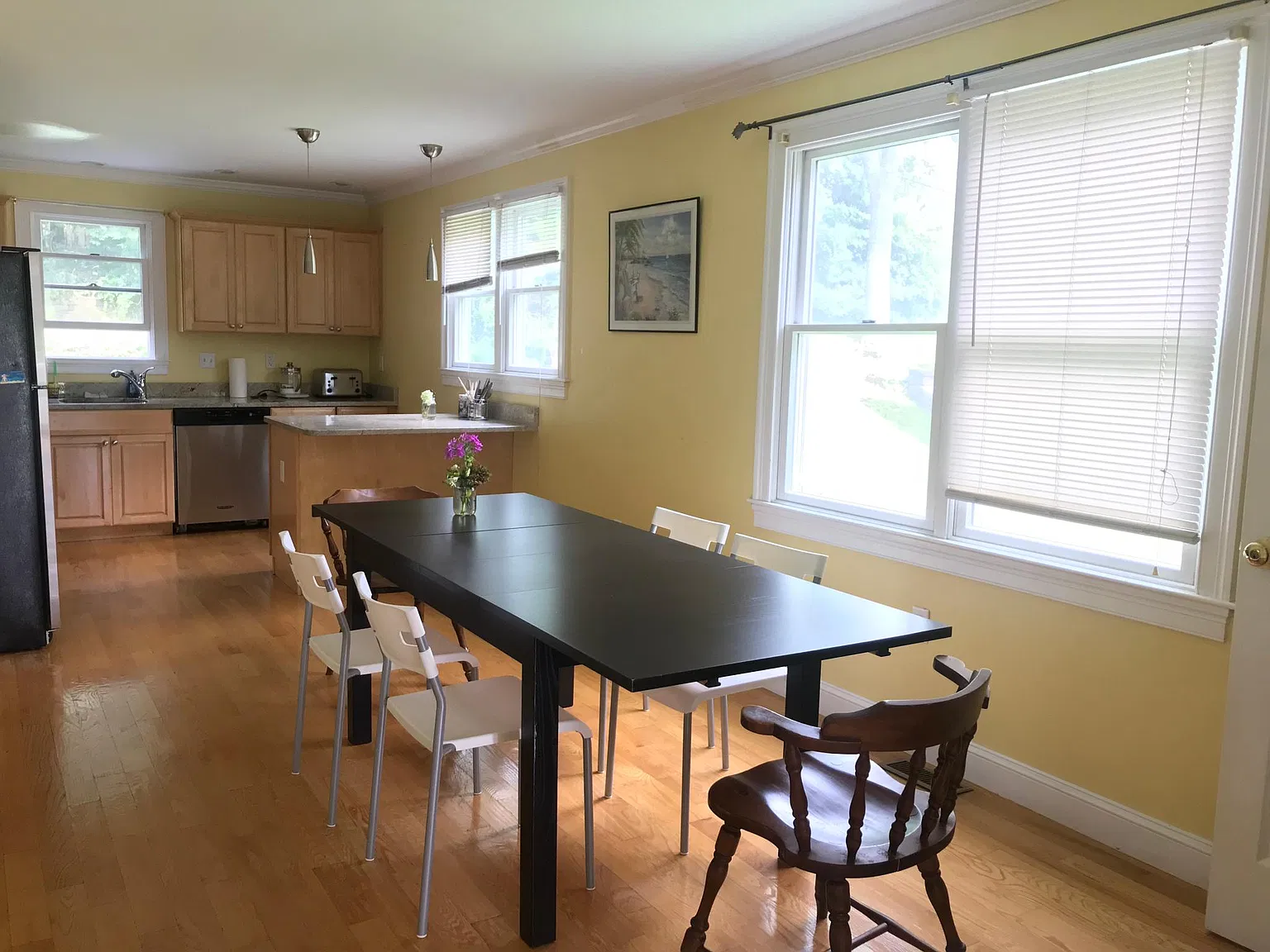 4 bed, 2.5 bath, 2574 sqft, $4,500 — Photo 4