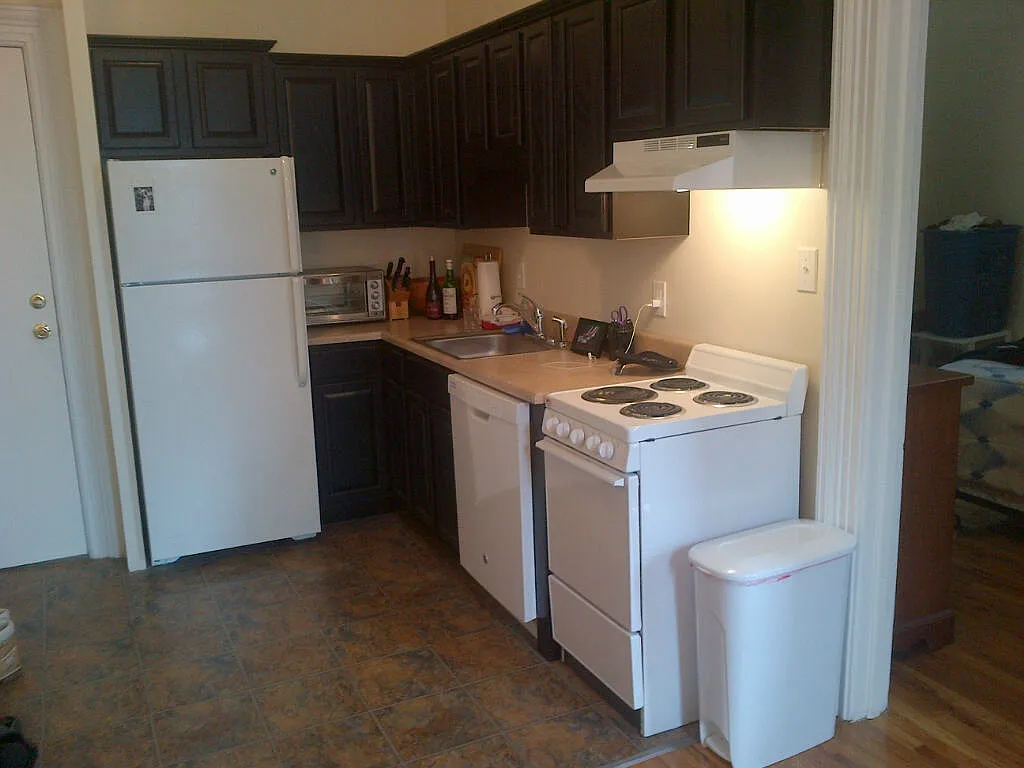 38 N Ferry St — Photo 2