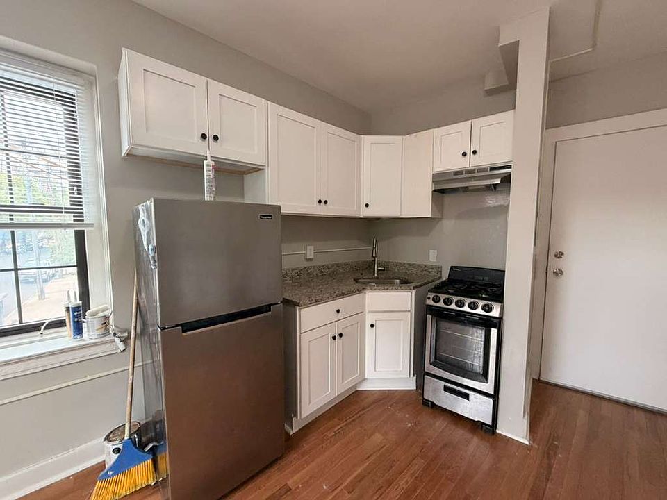 1st image of 1173 Chapel St #203