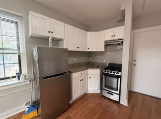 1173 Chapel St #203, New Haven, CT 06511