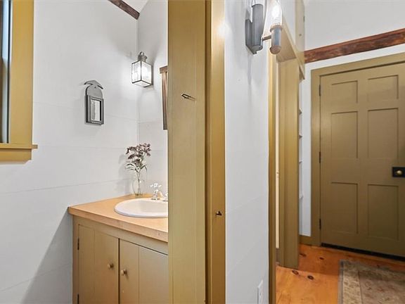 5th image of 3828 Pompey Hollow Rd