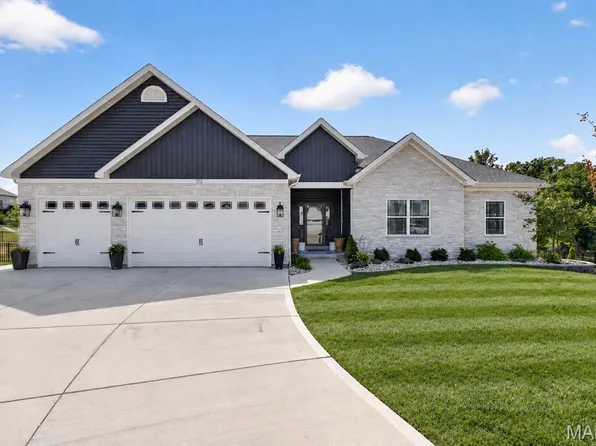 512 Spruce Hollow Ct, Wentzville, MO 63385
